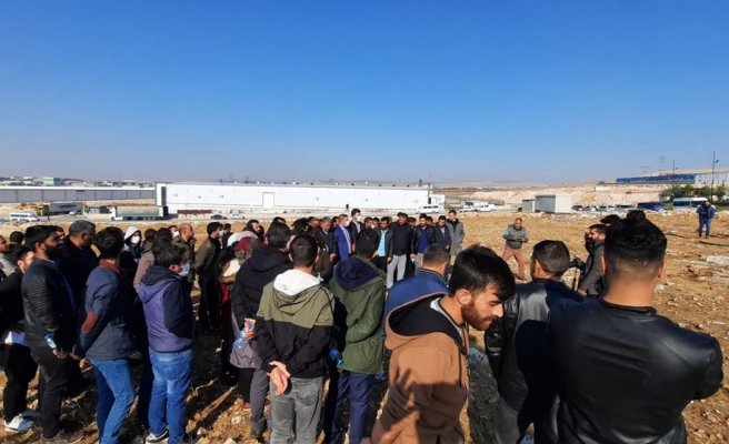 Fabrika önünde yeniden eyleme başladılar