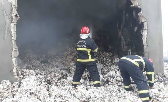 Depoda yangın! Tonlarcası kül oldu
