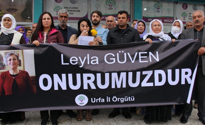 HDP’liler hapis cezasını protesto etti