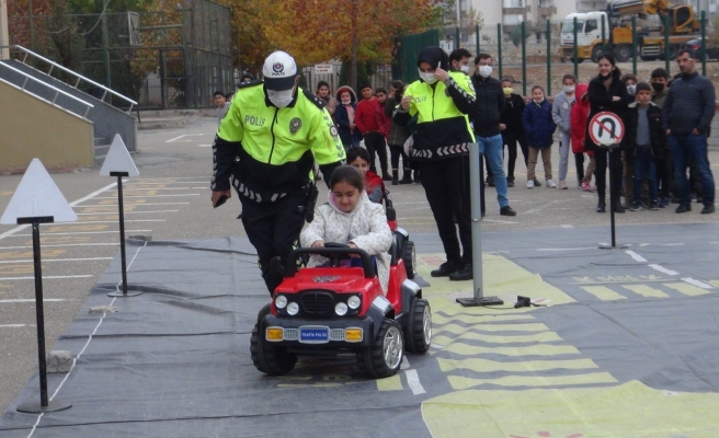 Mobil Trafik Eğitim Tırı Şanlıurfa'da
