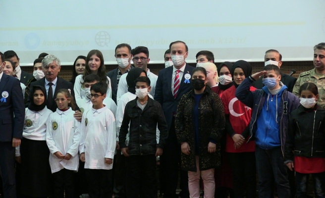 “Engel olma, farkında ol” dediler