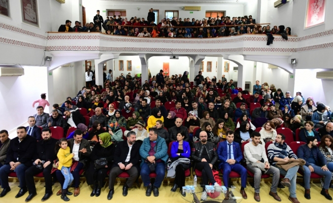 Urfalılar tiyatroya ilgisiz