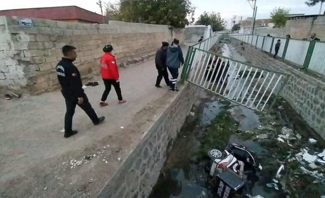 Ceylanpınar'da engelli sürücü dereye uçtu