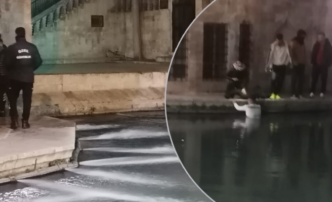 Genç, Balıklıgöl'de telefonunu aradı