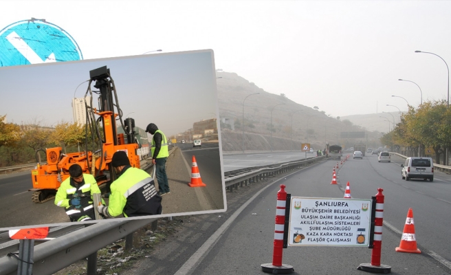Sık kaza yaşanan yola flaşörlü önlem