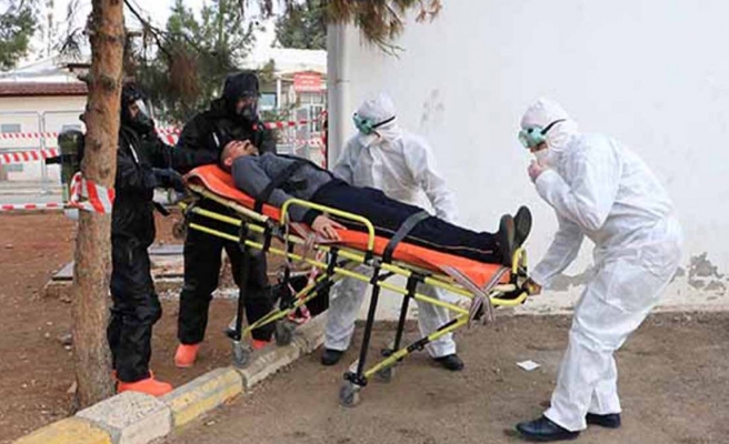 Hastanede görenleri şaşkına çeviren tatbikat