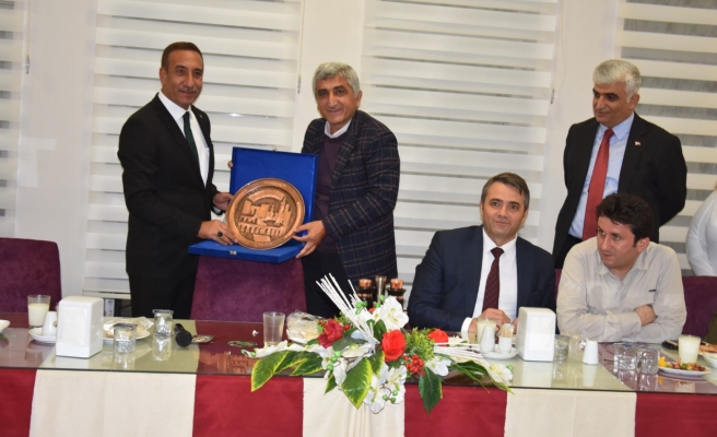 Şanlıurfa'da Cevdet'e Çiçek veda yemeği