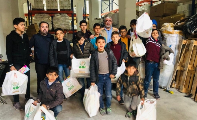 Şanlıurfa'da yetimlerin emeği duygulandırdı