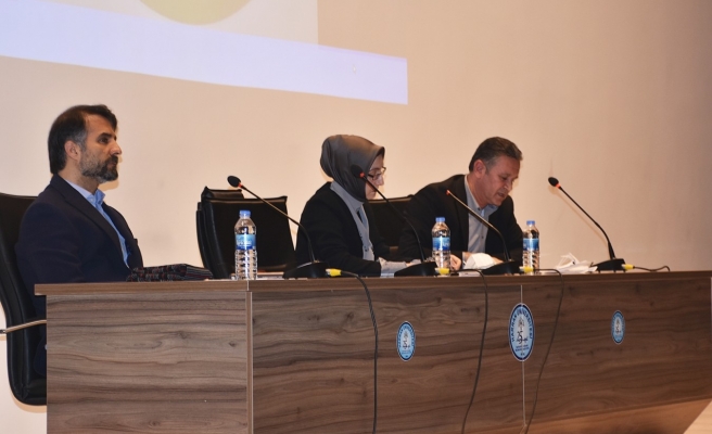 HRÜ’de “akademi tartışıyor” programı