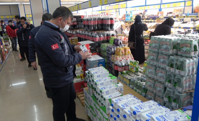 Akçakale'de zincir marketler denetlendi