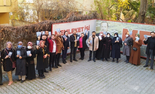 AK Parti kadroları Urfa'da kapı kapı dolaştı