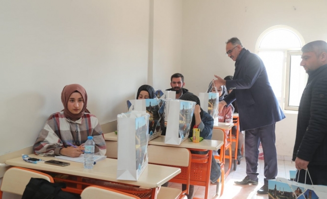 Eyyübiye’de sınava hazırlanan gençlere destek