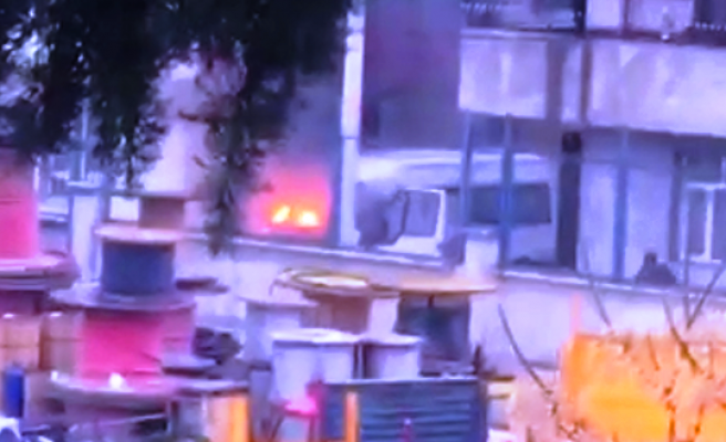 Eyyübiye'de park halindeki araç bir anda alev aldı!