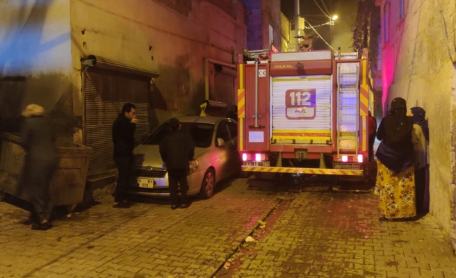 Urfa'da elektrik sobasından yangın çıktı