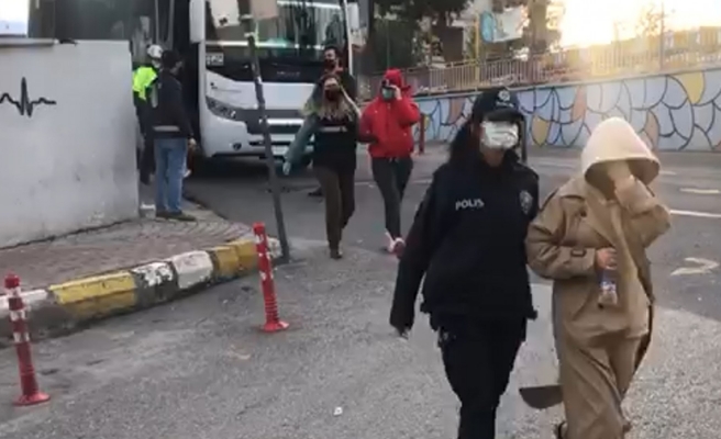 Şanlıurfa'da fuhuştan yakalananlar adliyeye sevk edildi