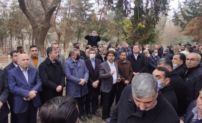 Akif İnan, mezarı başında anıldı