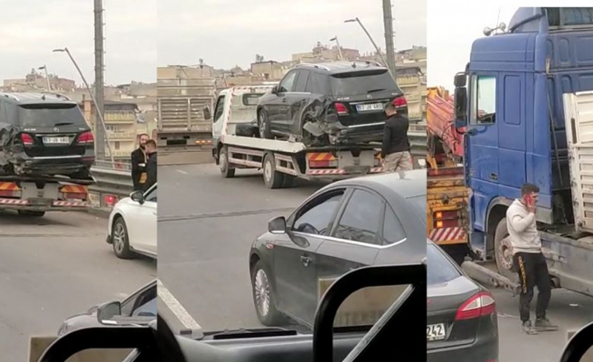 Otomobil ile tır çarpıştı, trafik durdu