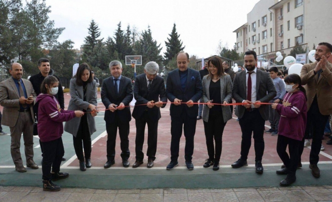Haliliye’deki okula spor salonu kazandırıldı