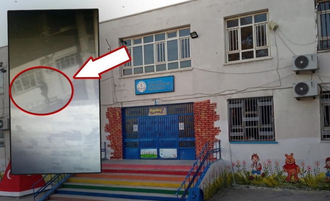 Eyyübiye'de ilkokuldaki hırsızlık güvenlik kamerasına yansıdı