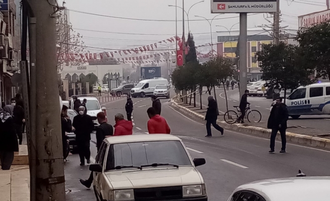 Valilik önünde şüpheli çanta alarmı