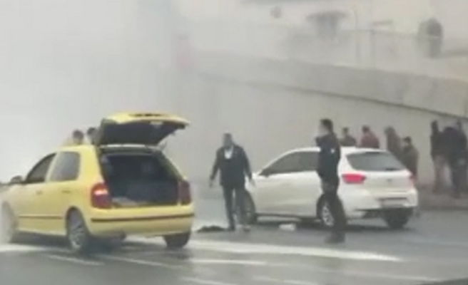 Şanlıurfa'da otomobil bir anda alev aldı!