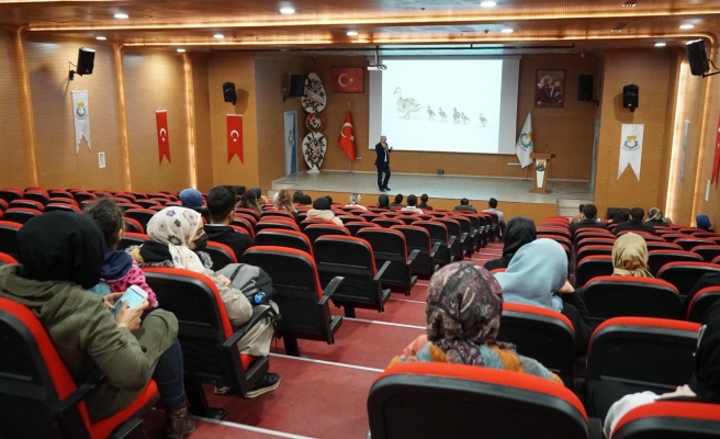 Haliliye Belediyesi’nden anne babalara yönelik seminer