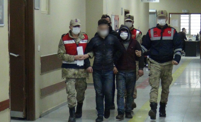 Otobandaki kabloyu da çaldılar!