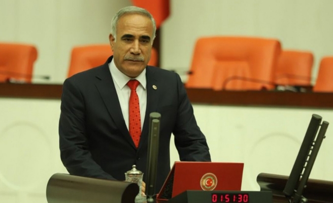 Vekil Aydınlık, Bakan Özer'e sordu: 