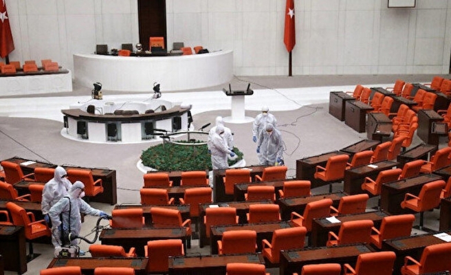 Omicron varyantı Meclis'i de vurdu