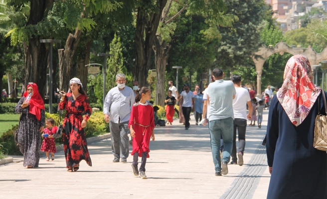 Aşısızlar için PCR test şartı tamamen kaldırıldı