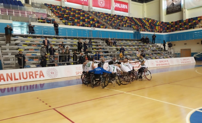 Engelliler basketbol takımı evinde galip