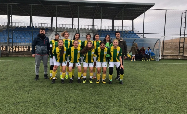 Şanlıurfa Spor Lisesi kız futbol takımı namağlup bölge şampiyonu