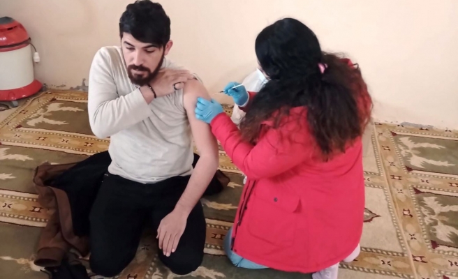 Viranşehir’de onlarca ekiple aşı çalışması