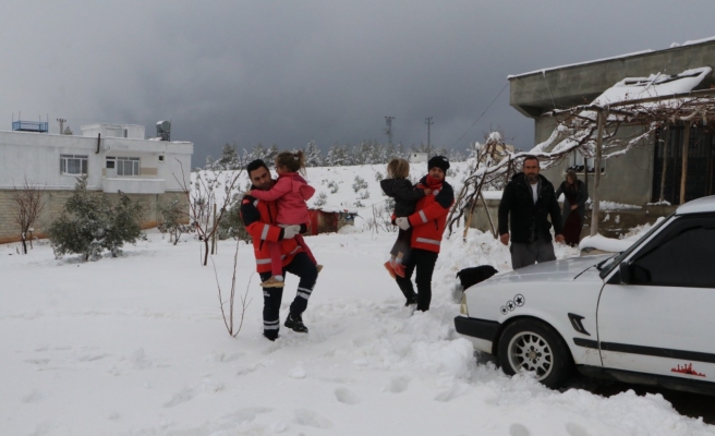 Bozova’daki hasta ikizler UMKE yardımıyla hastaneye yetiştirildi