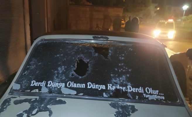 Şanlıurfa'da park halindeki araca silahlı saldırı!