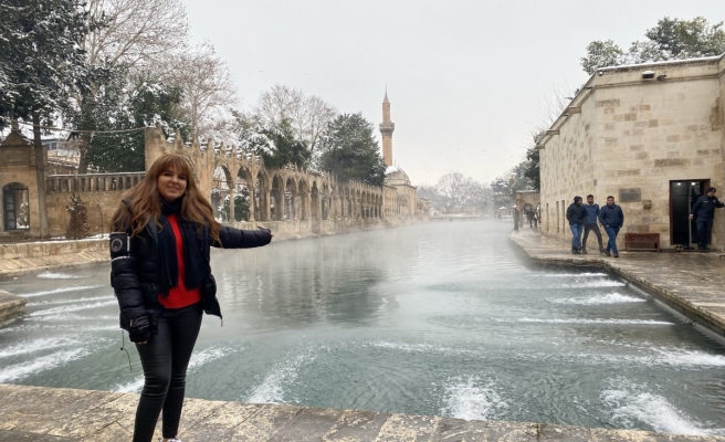 Şanlıurfalı sanatçıdan havalimanı sitemi!