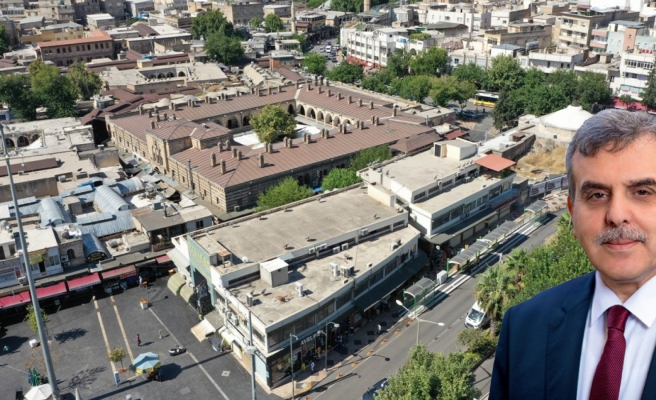 Yıkılsın ve meydan ortaya çıksın artık!