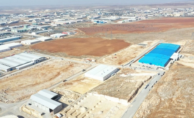 Gençlere istihdam sağlayacak fabrika yükseliyor