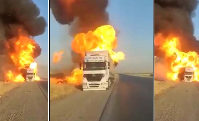 Urfalı sürücüye ait tır alev alev yandı!