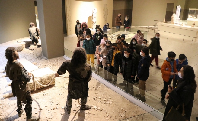 Çocuklar Haliliye Belediyesi ile tarihe yolculuk yapıyor