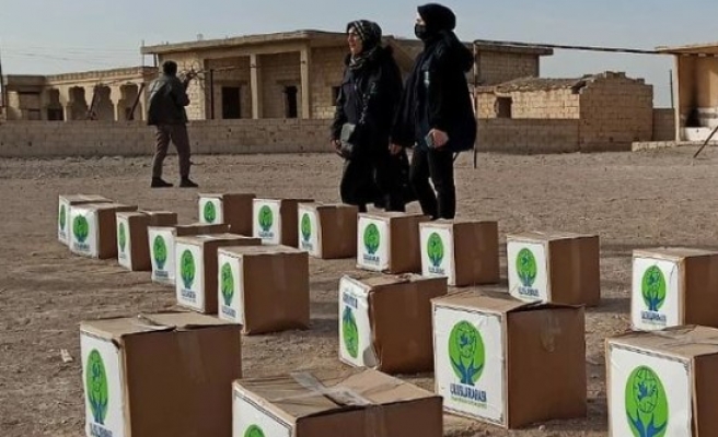 Urfa'dan sınır ötesindeki ihtiyaç sahiplerine el uzattılar