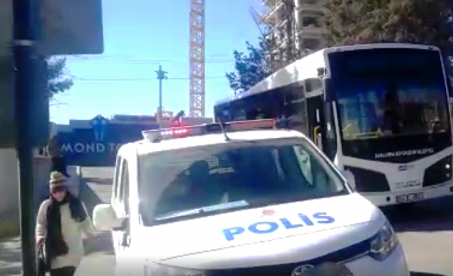 Otobüste fenalaşan yolcu için güzergahını değiştirdi