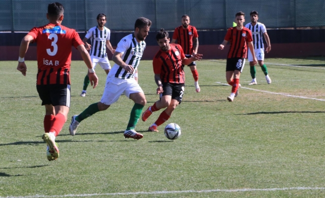 Karaköprü Belediyespor taraftarı önünde farklı mağlup