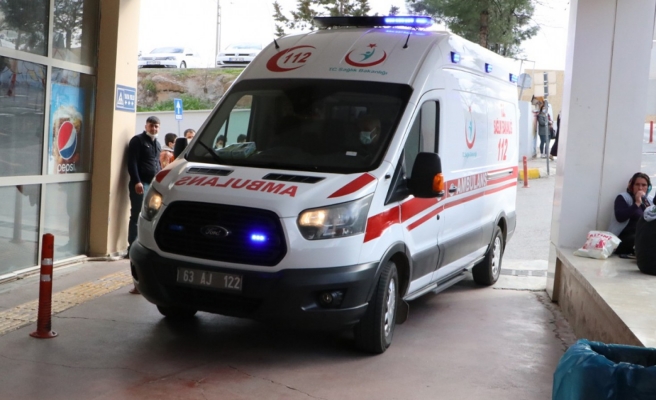 Gençlerin kavgasında bıçaklar konuştu!