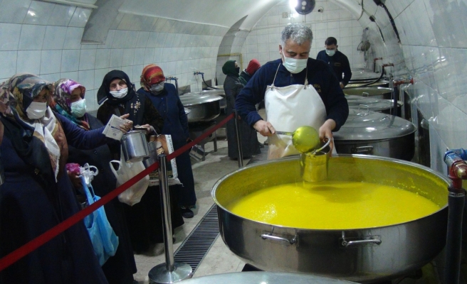 Şanlıurfa Aşevi Derneği, 3 aylarda muhtaç aileleri unutmadı