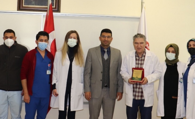 Urfa’da nefroloji uzmanı profesör Sarıkaya emekli oldu