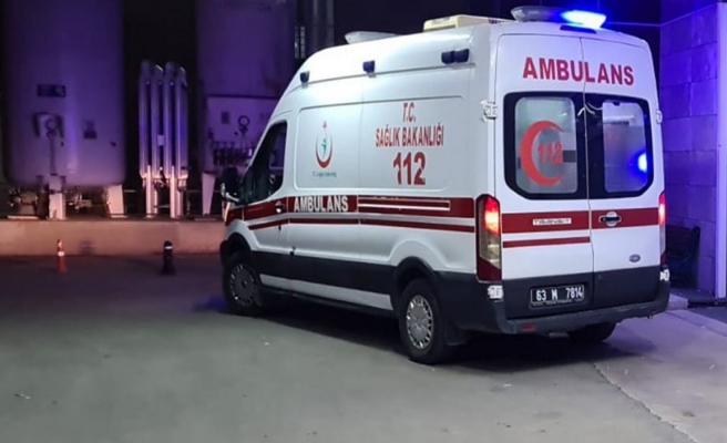 Şanlıurfa'da araç bariyerlere çarptı! Yaralılar var