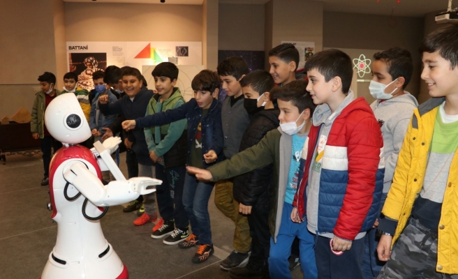 Battani Bilim Merkezi öğrencilere ilham oluyor