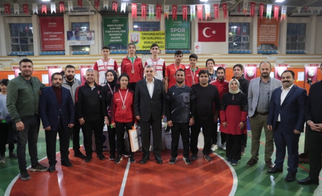 Büyükşehir Belediyesi dart turnuvasında 10 madalya kazandı