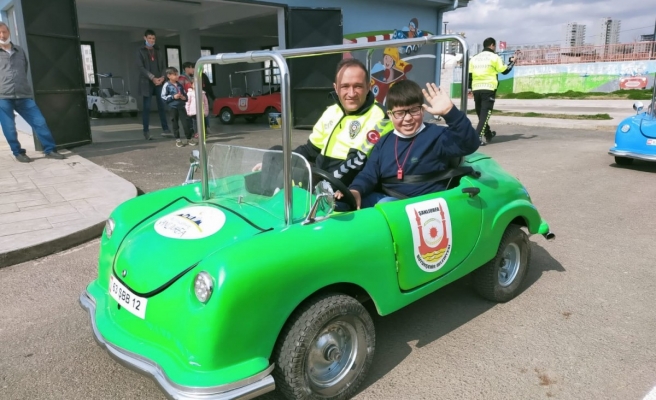 Urfa’da öğrencilere trafik eğitimi